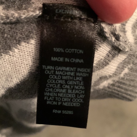 💥3/$20💥 Zebra print cardigan - Picture 3 of 3